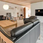 Solmaz - 3-5km From The Sea By Interhome *