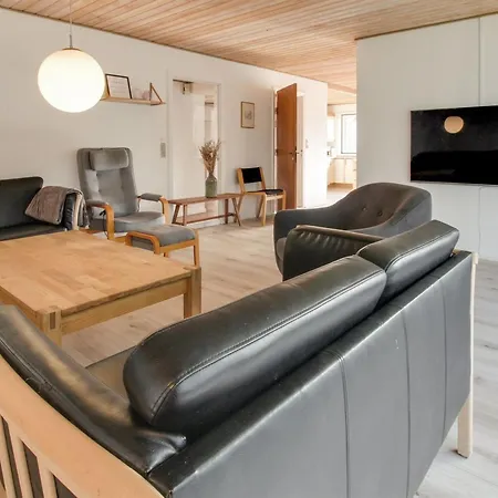 Solmaz - 3-5km From The Sea By Interhome *