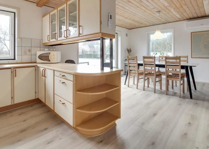 Solmaz - 3-5km From The Sea By Interhome